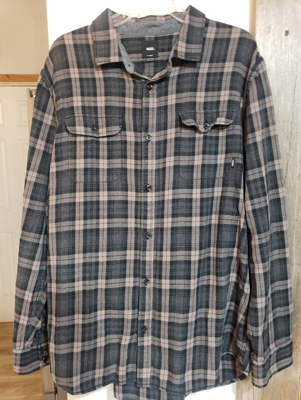 Vans Off The Wall Men XL Flannel Button Down Front Tan/black Plaid
